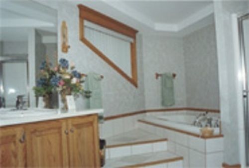 Red Barn Village Bed & Breakfast Clarks Summit Exterior photo